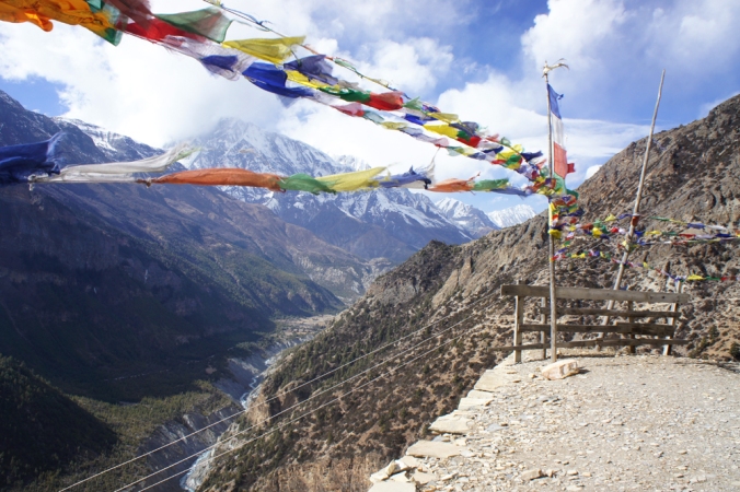 Gebedsvlaggen in de bergen in Nepal